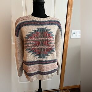 Women’s Vintage Dean’s of Scotland 100% wool Shetland crew sweater. Size large